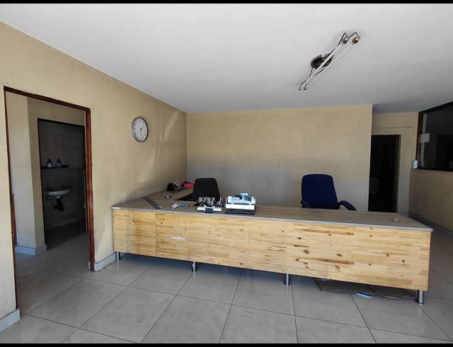 334M² WAREHOUSE TO LET IN POMONA
